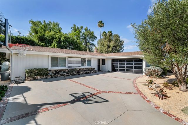 20509 Rhoda, Woodland Hills, CA 91367