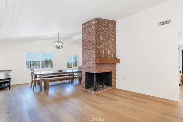 20509 Rhoda, Woodland Hills, CA 91367