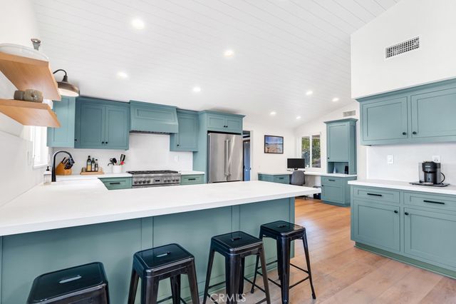 20509 Rhoda, Woodland Hills, CA 91367