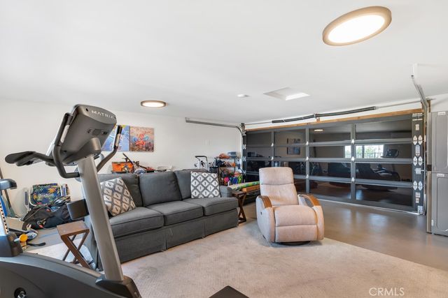 20509 Rhoda, Woodland Hills, CA 91367