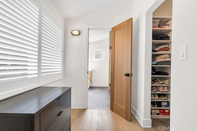 20509 Rhoda, Woodland Hills, CA 91367