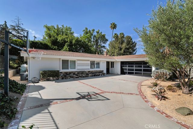 20509 Rhoda, Woodland Hills, CA 91367