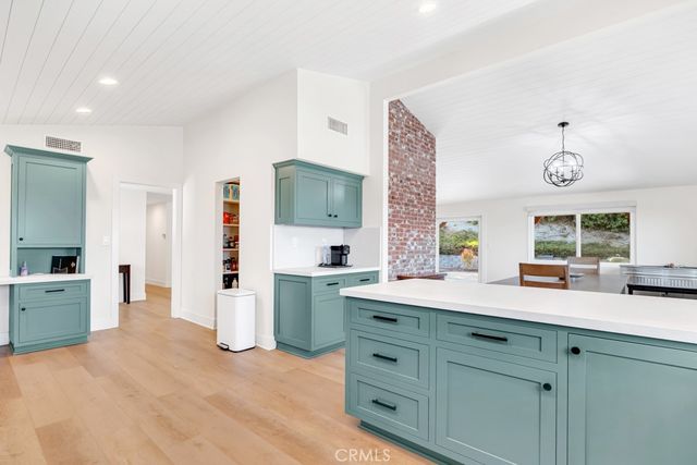 20509 Rhoda, Woodland Hills, CA 91367
