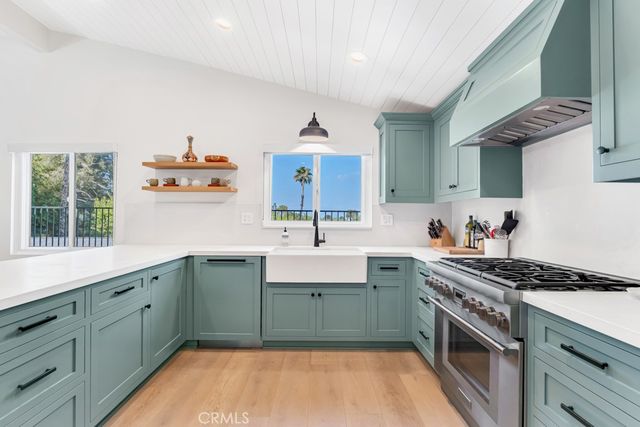 20509 Rhoda, Woodland Hills, CA 91367