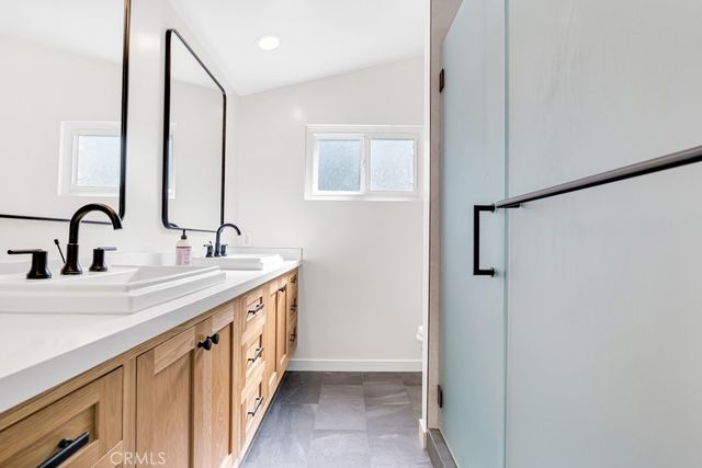 20509 Rhoda, Woodland Hills, CA 91367