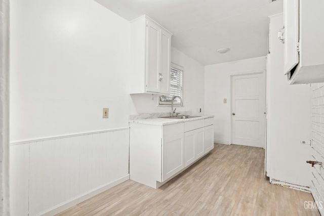 3130 16th Street, Bakersfield, CA 93301