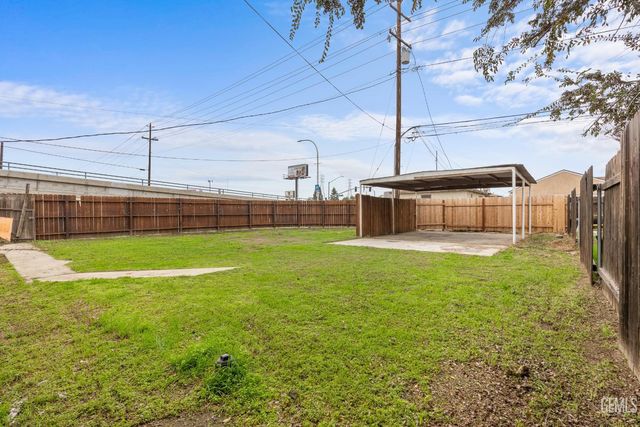 3130 16th Street, Bakersfield, CA 93301