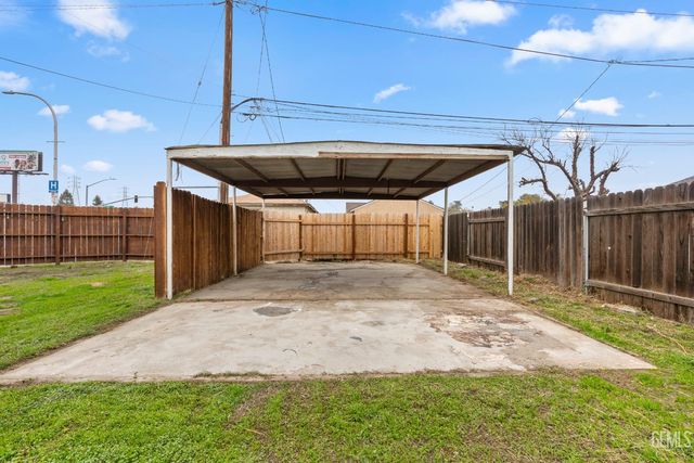 3130 16th Street, Bakersfield, CA 93301