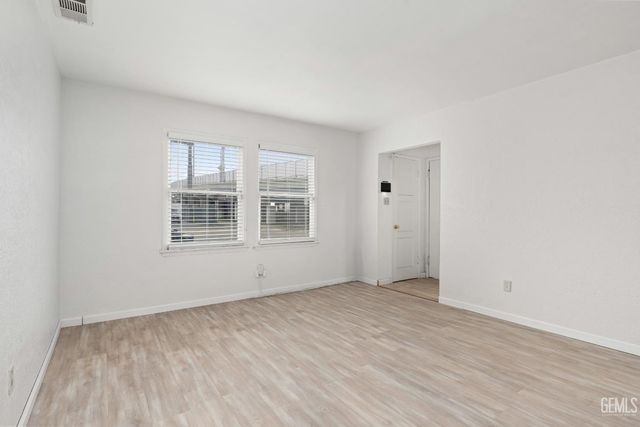 3130 16th Street, Bakersfield, CA 93301