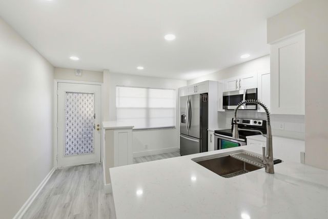 2901 Victoria Circle B2, Coconut Creek, FL 33066
