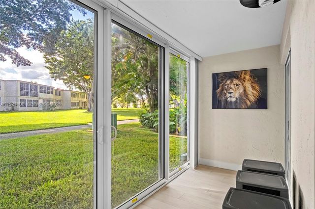 19 Abbey Ln 104, Delray Beach, FL 33446
