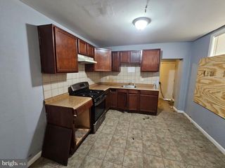 2915 W WISHART ST, Philadelphia, PA 19132