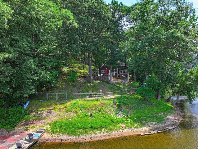 20 Litchfield Ave, Norfolk, MA 02056