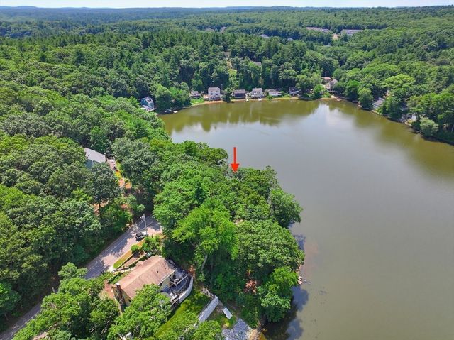 20 Litchfield Ave, Norfolk, MA 02056