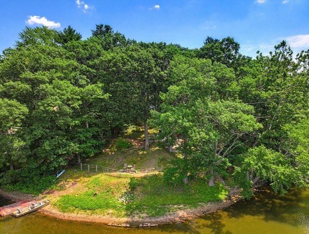 20 Litchfield Ave, Norfolk, MA 02056