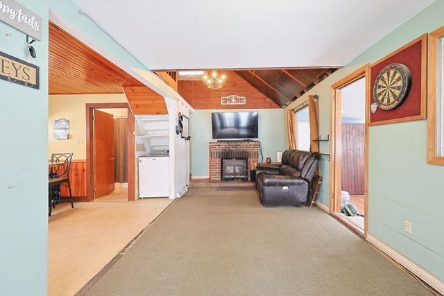 20 Litchfield Ave, Norfolk, MA 02056