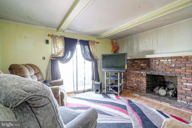 1638 RED OAK RD, Williamstown, NJ 08094