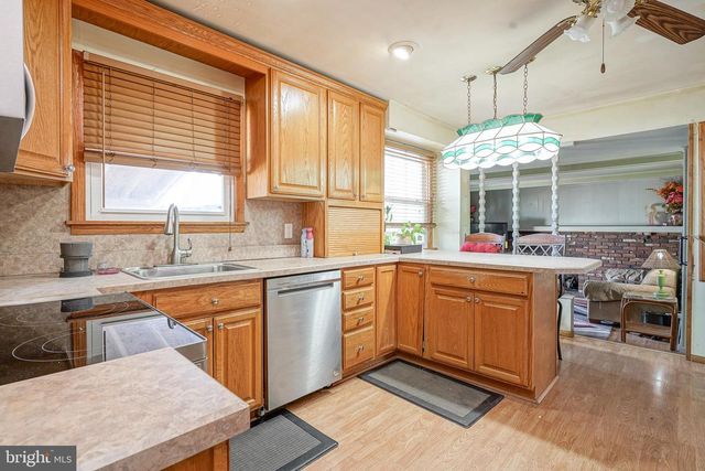 1638 RED OAK RD, Williamstown, NJ 08094