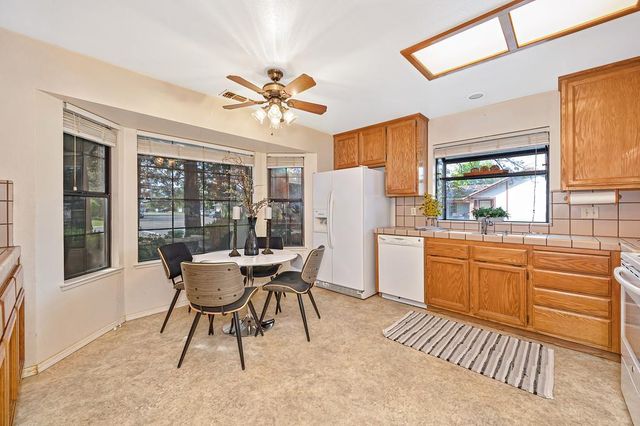 595 R St, Lincoln, CA 95648