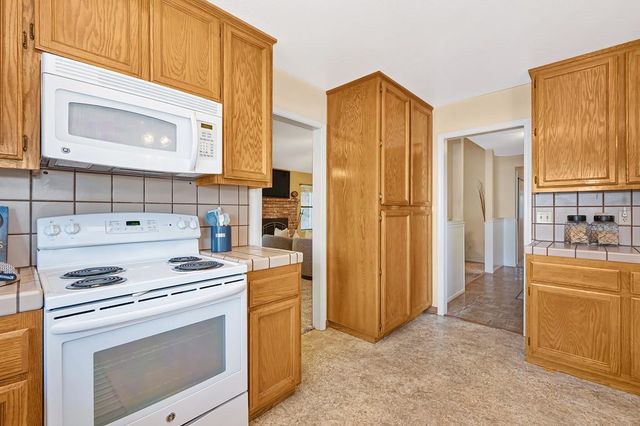 595 R St, Lincoln, CA 95648