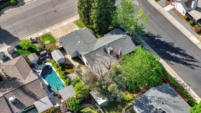 595 R St, Lincoln, CA 95648