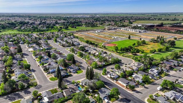 595 R St, Lincoln, CA 95648