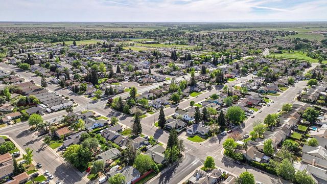 595 R St, Lincoln, CA 95648