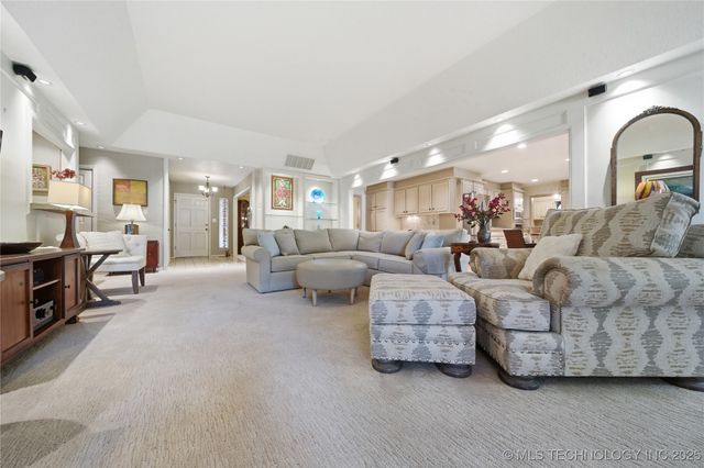 6027 E 79th Street, Tulsa, OK 74136