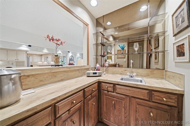 6027 E 79th Street, Tulsa, OK 74136