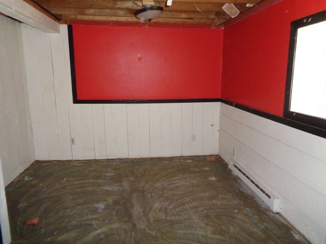 20 Marc Ave, Southbridge, MA 01550