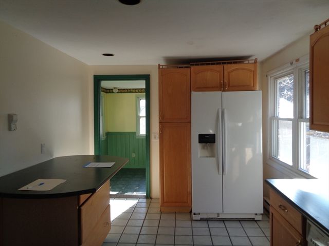 20 Marc Ave, Southbridge, MA 01550