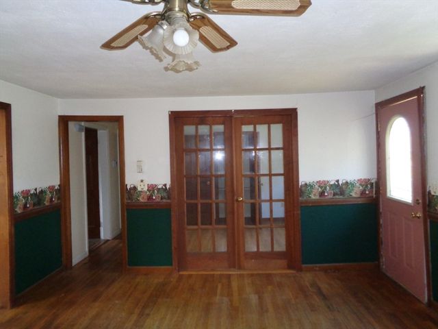 20 Marc Ave, Southbridge, MA 01550