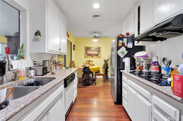 858 Coral Avenue, Hemet, CA 92543