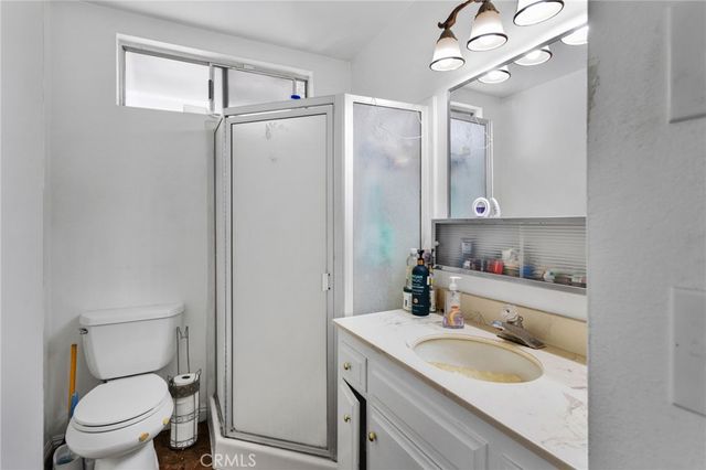 858 Coral Avenue, Hemet, CA 92543