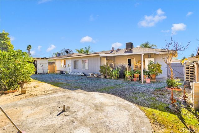 858 Coral Avenue, Hemet, CA 92543