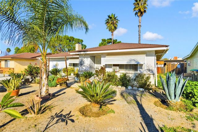 858 Coral Avenue, Hemet, CA 92543