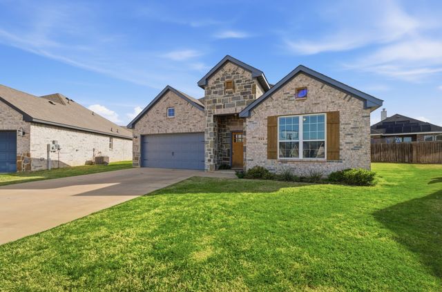 315 Bronco Drive, Pilot Point, TX 76258