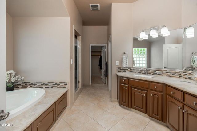 5421 Brigadoon Lane, Bakersfield, CA 93312