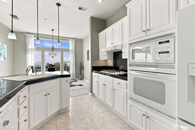 152 Golden Eagle Lane, Brisbane, CA 94005