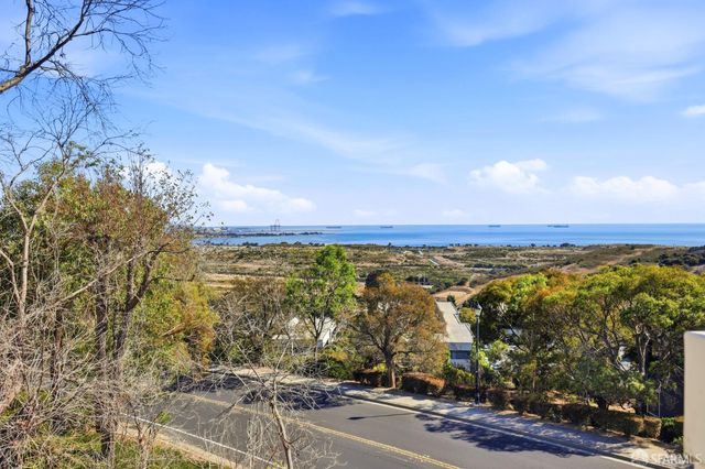 152 Golden Eagle Lane, Brisbane, CA 94005