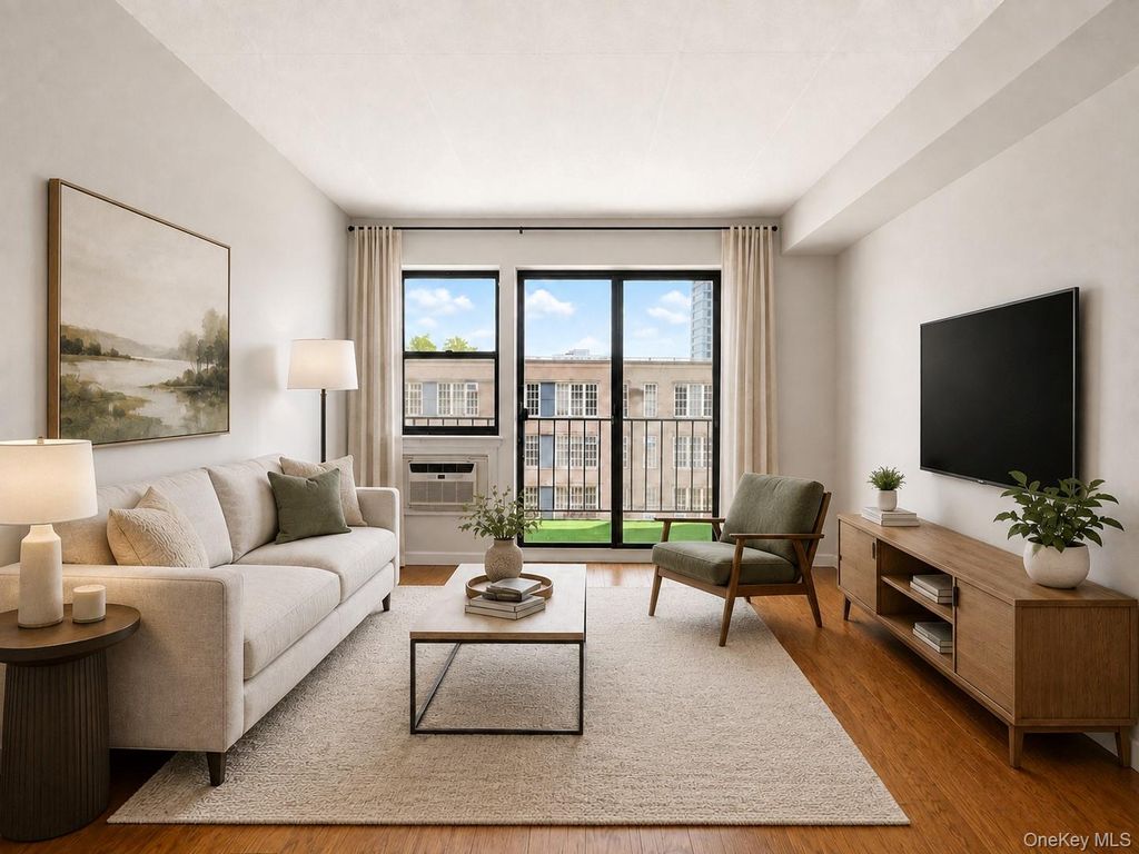 13935 35th Avenue 4B, Flushing, NY 11354 — exterior