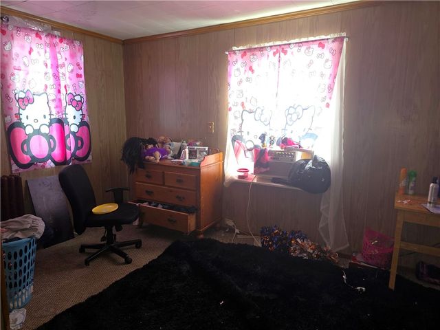 517 Margaret St, Mt Oliver, PA 15210