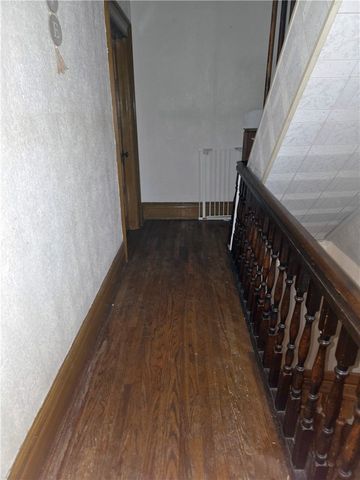 517 Margaret St, Mt Oliver, PA 15210