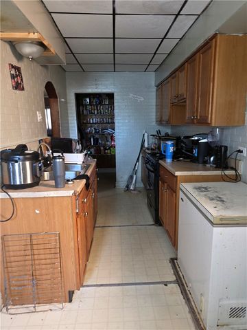 517 Margaret St, Mt Oliver, PA 15210