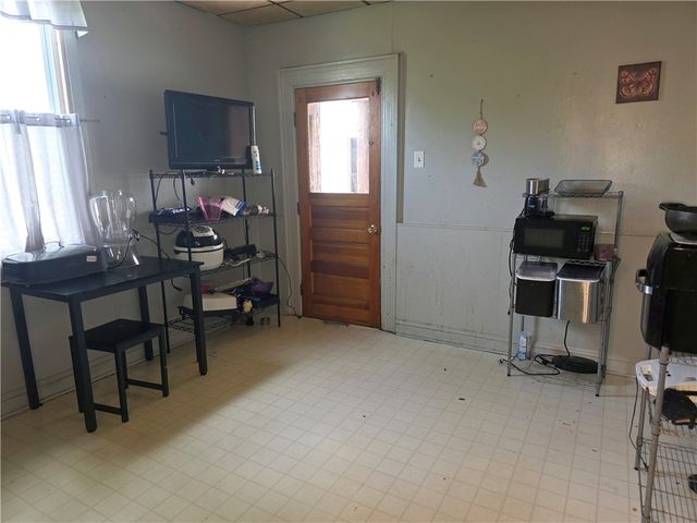 517 Margaret St, Mt Oliver, PA 15210