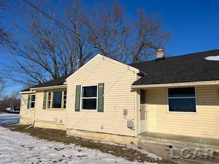 6000 W Beecher Road Apt B, Clayton, MI 49235