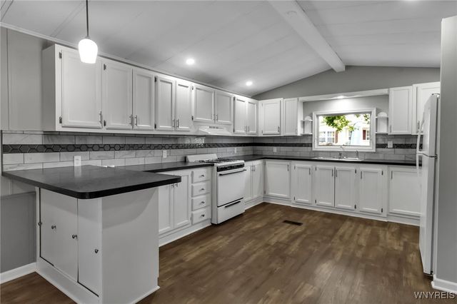 383 Birchwood Drive, Lockport Town, NY 14094