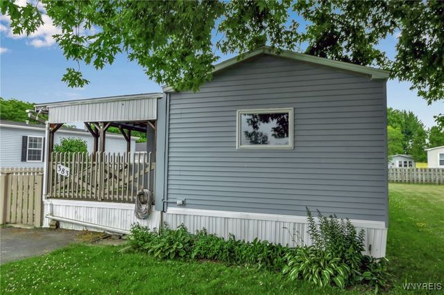 383 Birchwood Drive, Lockport Town, NY 14094