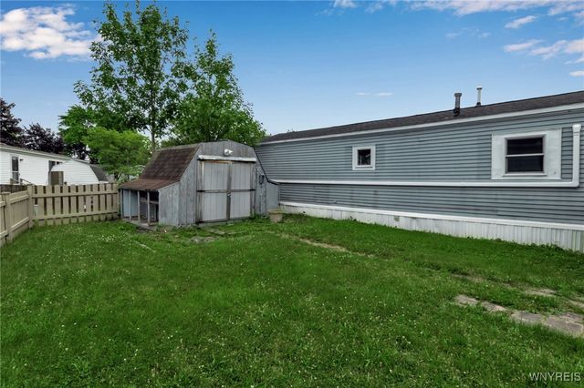 383 Birchwood Drive, Lockport Town, NY 14094