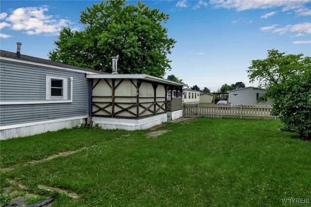 383 Birchwood Drive, Lockport Town, NY 14094